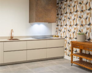 Inbouw afzuigkap: inbouwunit afzuiging in schouw met cortenstaal look