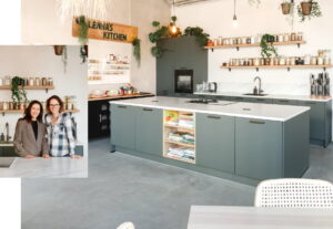 Eindresultaat: Foodinfluencer Lenna Omrani keuken ontwerp van I-KOOK keukencoach Jessica Eindresultaat: Foodinfluencer Lenna Omrani keuken ontwerp van I-KOOK keukencoach Jessica
