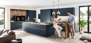 Blauwe design keuken met kookeiland en bar, Nobilia Easytouch 966