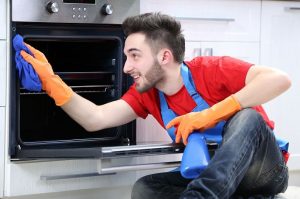 Oven schoonmaken stappenplan