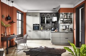Foto: Moderne grijze keuken met landelijke elementen – Häcker keuken Lotus parelgrijs Häcker keuken Lotus parelgrijze moderne keuken + landelijke elementen