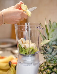 Bananen kiwi smoothie in de blender - Atlantic Ambience, Pexels Bananen kiwi smoothie in de blender - Atlantic Ambience, Pexels