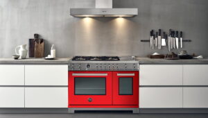 Rood Bertazzoni fornuis met 2 ovens