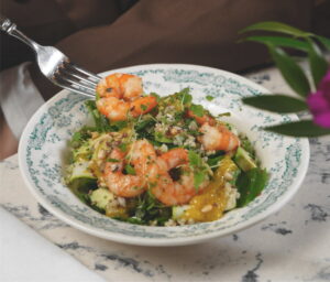 Couscous salade met garnalen, avocado en peterselie - Nadin Sh, Pexels Couscous salade met garnalen, avocado en peterselie - Nadin Sh, Pexels