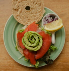 Avocado zalm bagel - Viridiana Rivera, Pexels