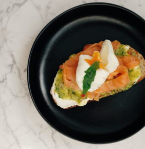 Broodje zalm avocado ei - Ready Made, Pexels