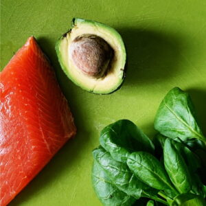 Ingredienten: Gerookte zalm avocado & bladgroente (optioneel) - Rufina Rusakova, Pexels