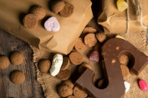 Kruidnoten, strooigoed en chocoladeletter voor Sinterklaas - Ylanite Koppens, Pexels Kruidnoten, strooigoed en chocoladeletter voor Sinterklaas - Ylanite Koppens, Pexels