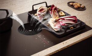 BORA M Pure Matt zwart met BORA pan en BORA grillpan