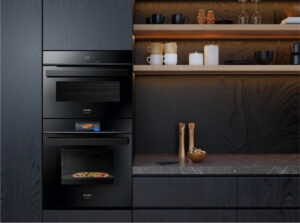 Siemens oven IQ700 - slimme oven in mooi zwart design, op afstand bedienbaar met voorgeprogrammeerde recepten en geïntegreerde camera Siemens oven IQ700 - slimme oven in mooi zwart design, op afstand bedienbaar met voorgeprogrammeerde recepten en geïntegreerde camera
