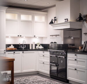 Stoves inductiefornuis met 3 ovens in modern landelijke keuken van I-KOOK