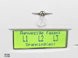 Slimme meter display 1 fase en 3 fase aansluiting, te zien in meterkast